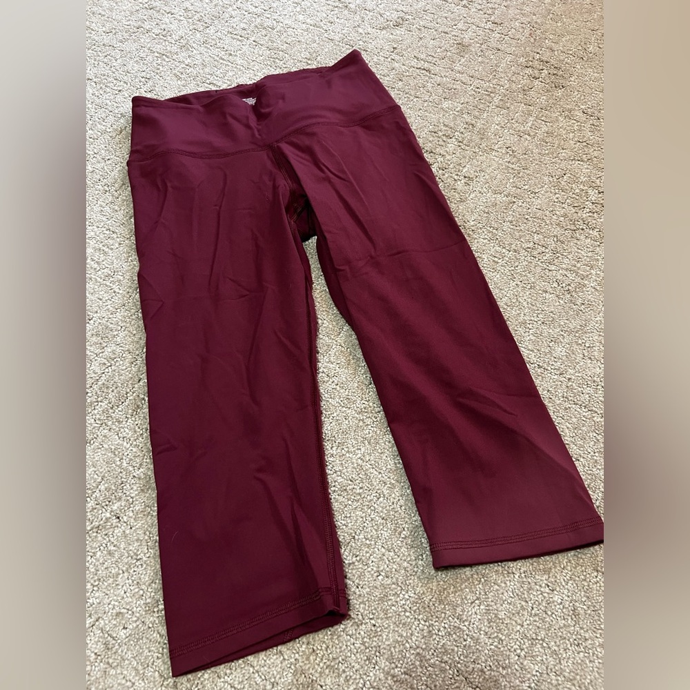 Victoria’s Secret Knockout Cropped Leggings
